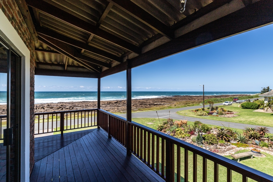 5 Bedroom Property for Sale in Kidds Beach Eastern Cape